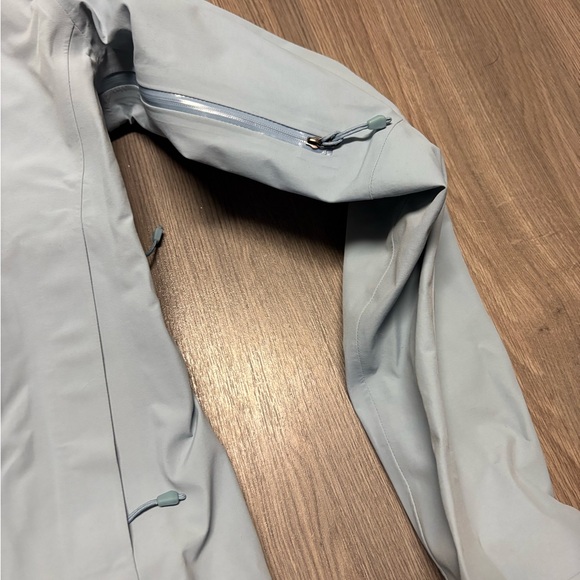 Sold - Picture 3 of 7